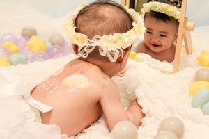 全国で開催されている結婚式場マルシェFun Fen Fantにてベビーペイントを施した赤ちゃんの愛らしい姿